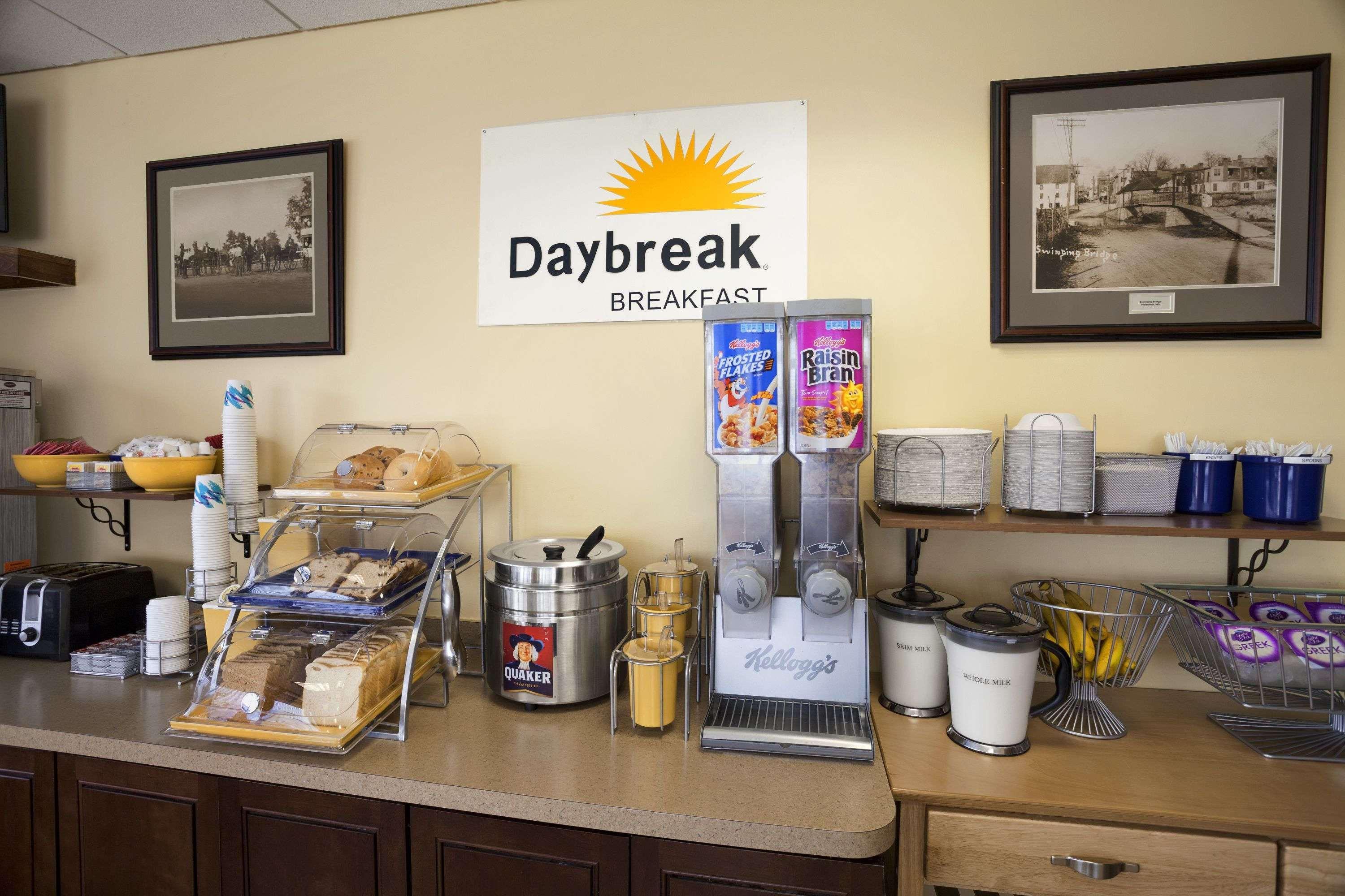 Days Inn Of Frederick By Wyndham Luaran gambar