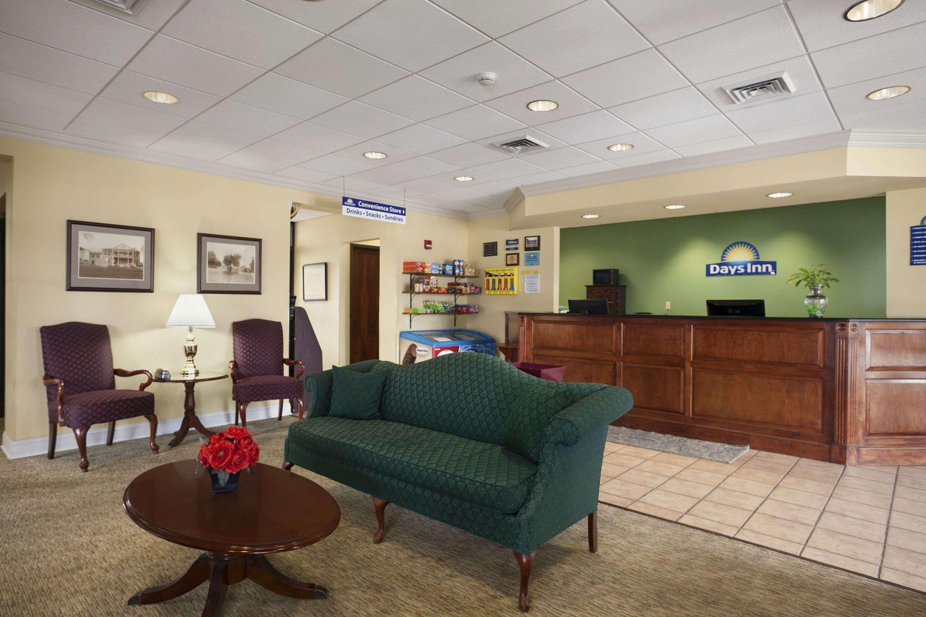 Days Inn Of Frederick By Wyndham Luaran gambar