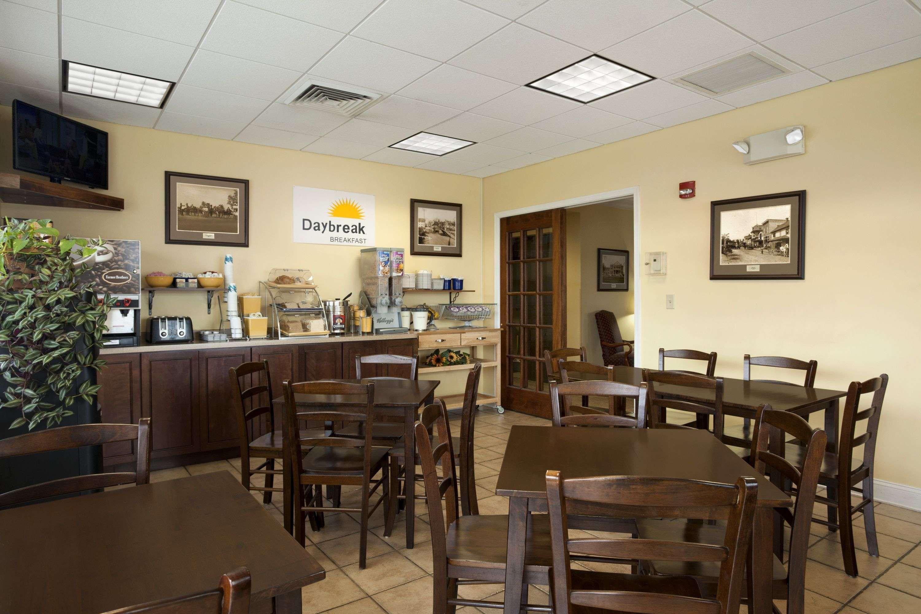 Days Inn Of Frederick By Wyndham Luaran gambar