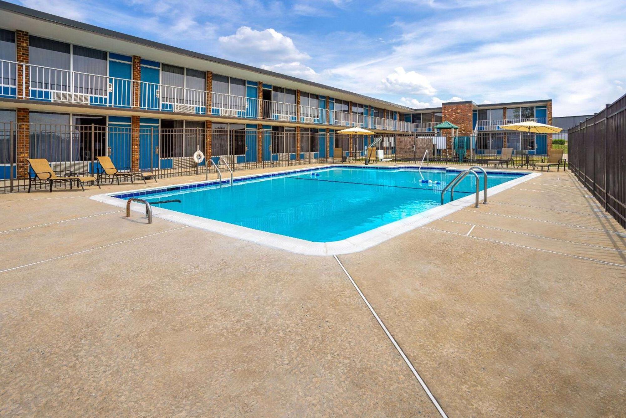 Days Inn Of Frederick By Wyndham Luaran gambar