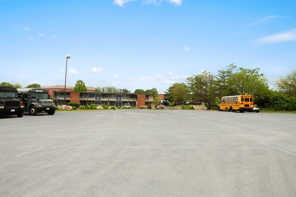 Days Inn Of Frederick By Wyndham Luaran gambar
